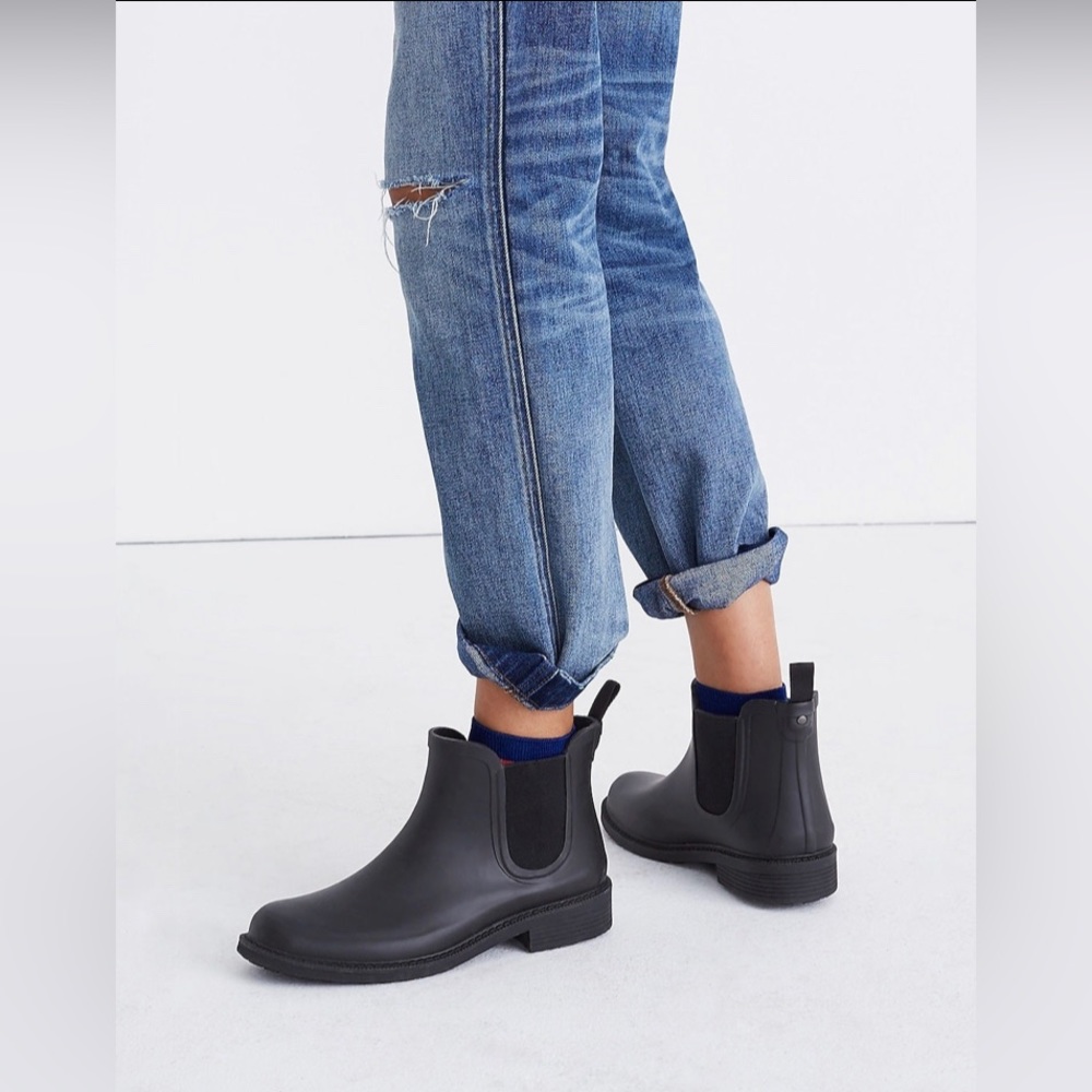 Madewell :: black chelsea rain boot :: size 7
